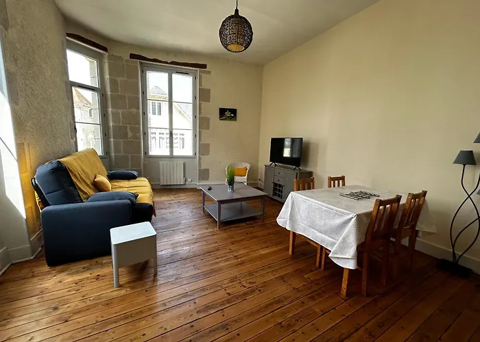 T2 En Centre-ville, 1er étage, La Roche-posay, Pour 4 Pers, Animaux Bienvenus - Fr-1-541-107 Apartamento La Roche-Posay